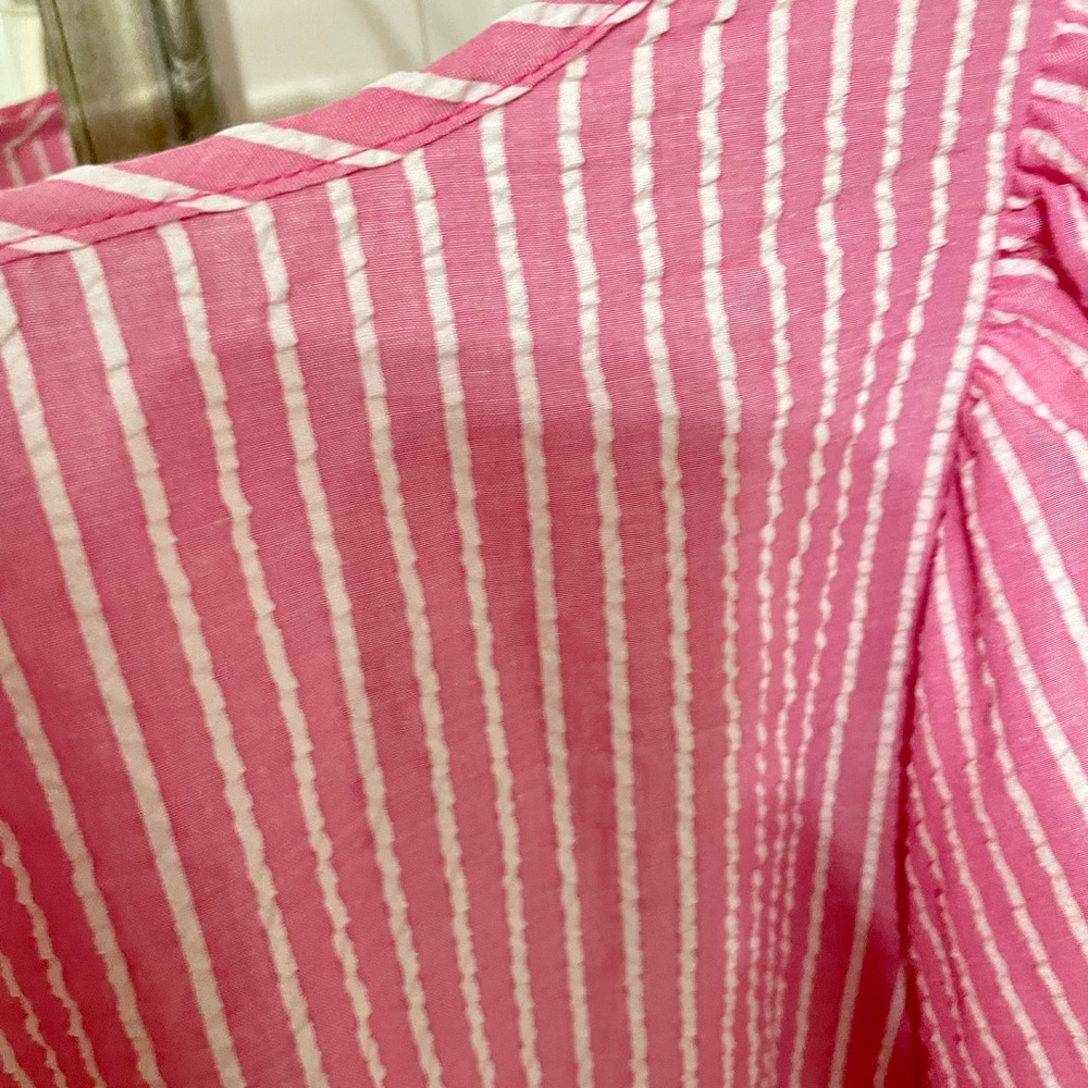 Vine & Love hot pink and white striped top with balloon sleeves. EUC